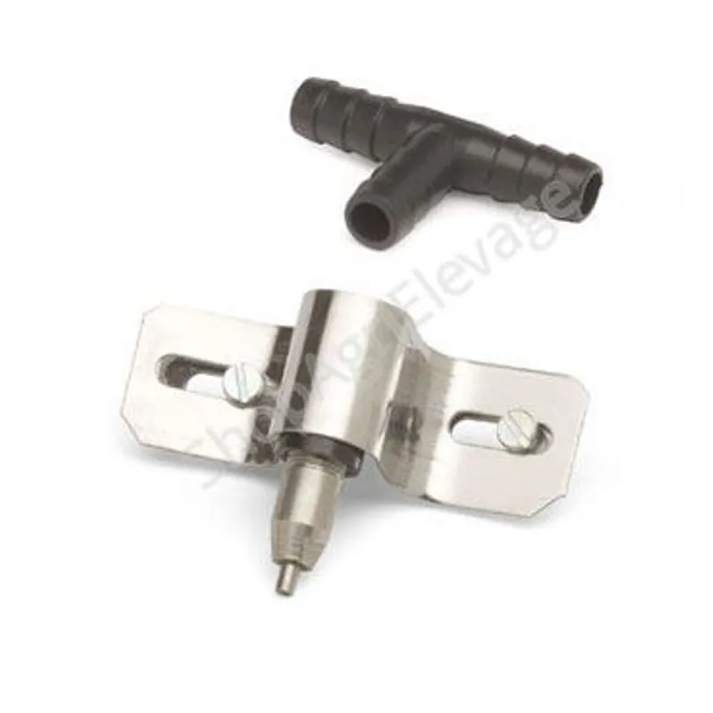 l'abreuvoir a pipette avec le raccord en T de 9 mm de diamètre, de la marque Clotseul et vu de face.