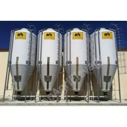 Silo polyester monocoque blanc pour le stockage des aliments du bétail