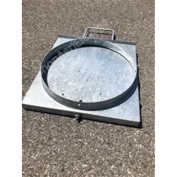 Trappe de diamètre de 440mm en acier galvanisé, vu de profil.