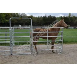 Le parc de panel complet de 3m par 3 m avec un passage, vu de profil, de la marque Jourdain et avec un cheval.