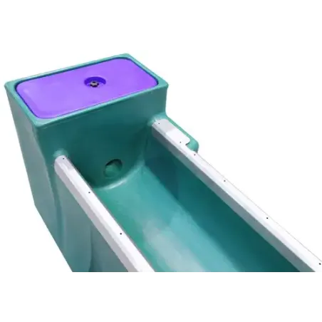 La protection anti-morsure est vendu en kit de 4 pièces et installé sur l'abreuvoir 6543 de la marque Rico Suevia.
